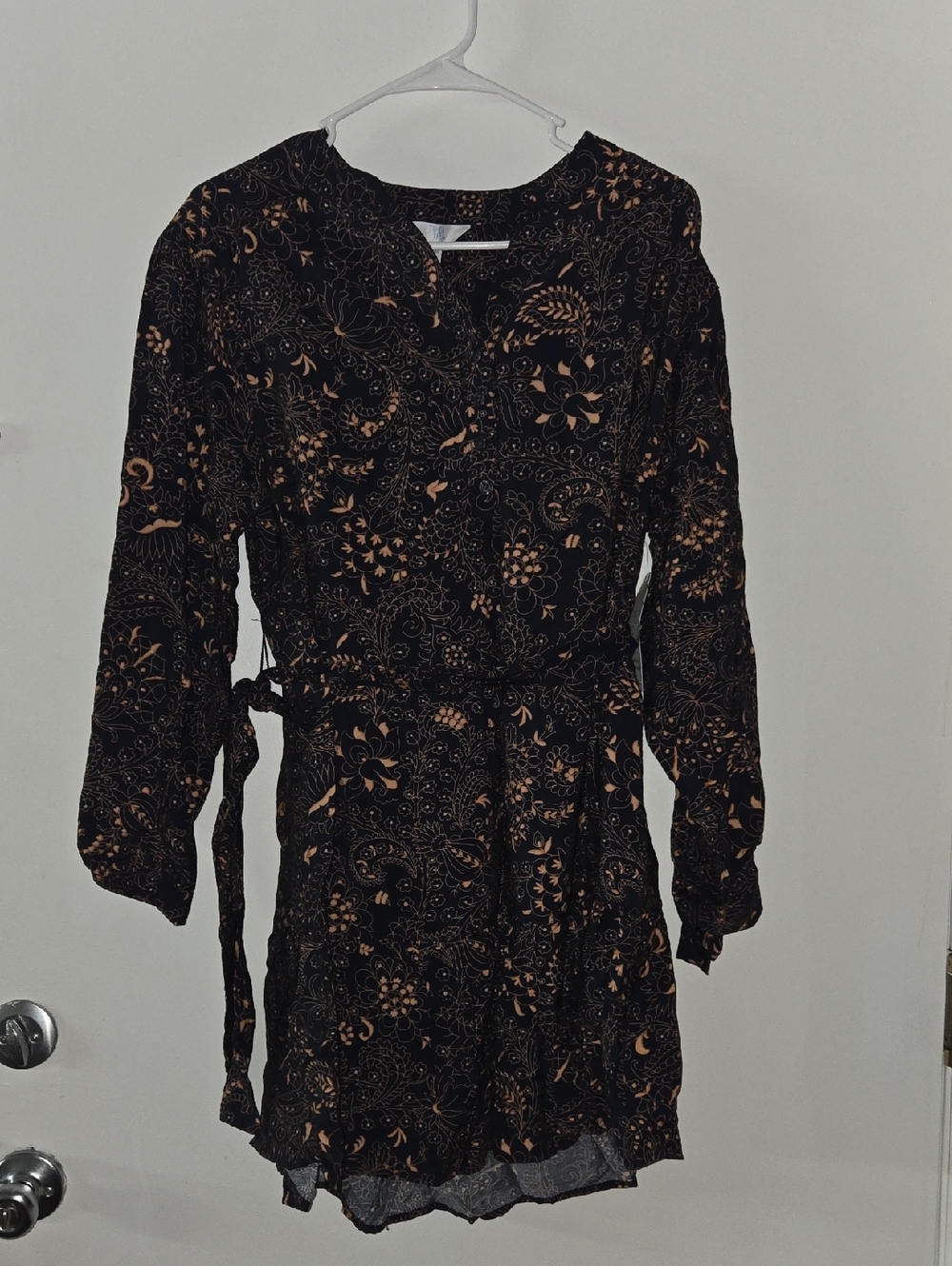 Time and Tru Black Dress with Tan Floral Print and Tie Waist Knee Length Dress